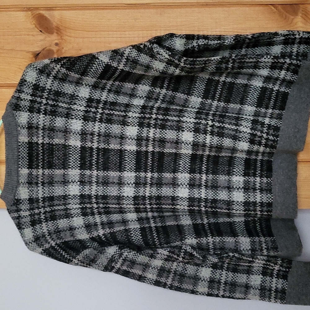 Banana Republic warm soft sweater - Picture 2 of 6